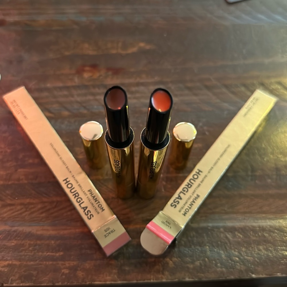 2 Hourglass phantom lipglosses